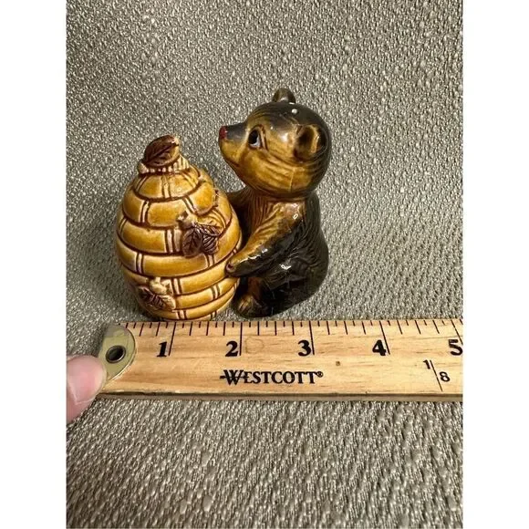 Vintage Japan Salt and Pepper Shakers Bear Beehive Brown Honey Pot Bees Ceramic - Picture 10 of 10